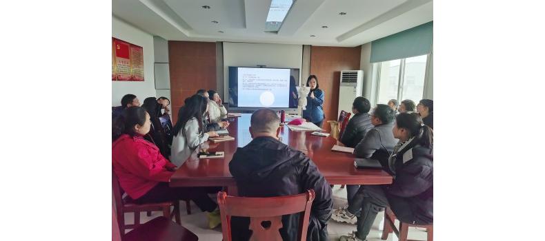 熱烈歡迎武漢紡織大學(xué)服裝學(xué)院張丹教授蒞臨授課指導(dǎo)！